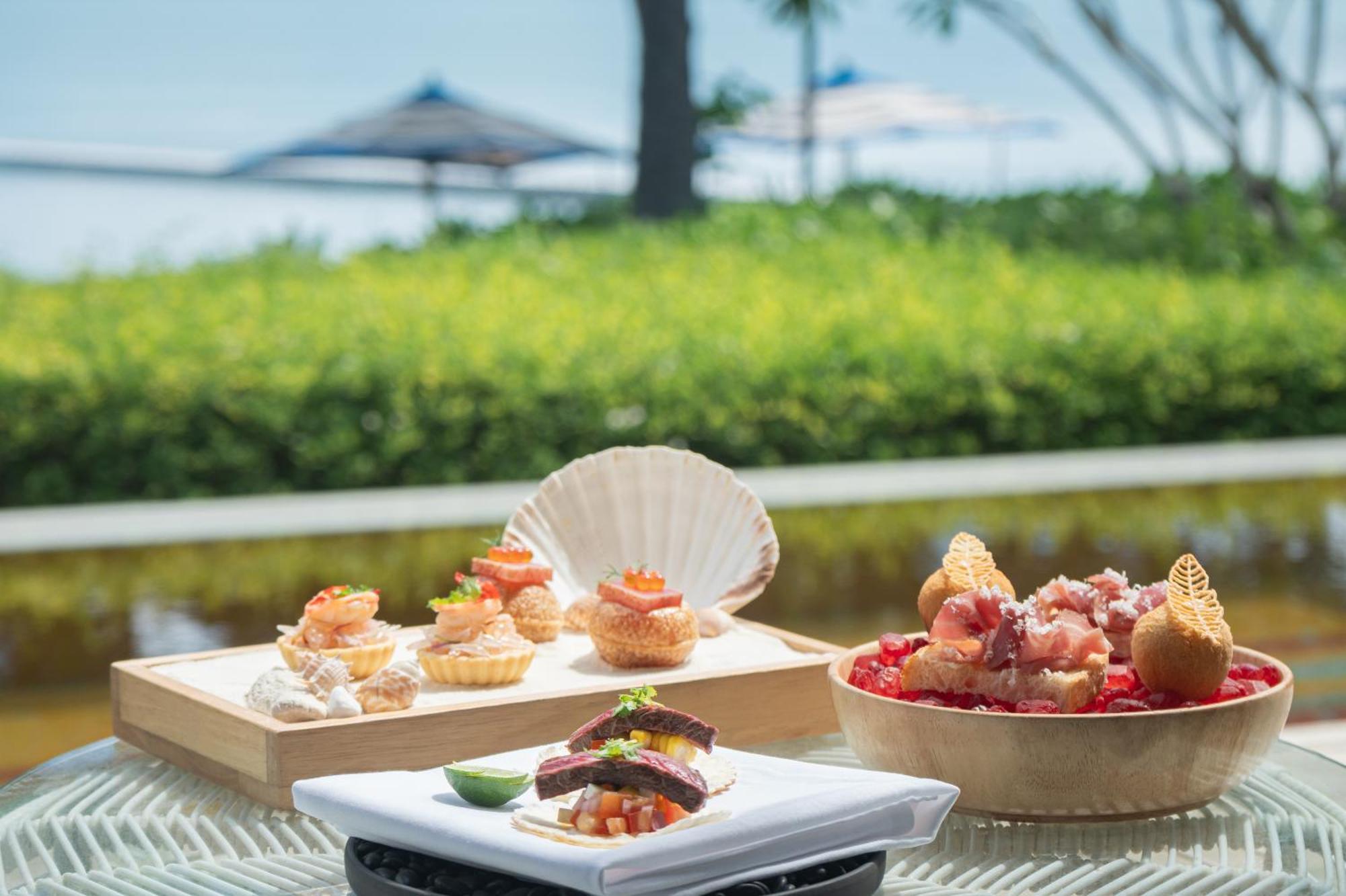 מלון 'צ'אוונג ביץ Hyatt Regency Koh Samui מראה חיצוני תמונה A selection of tapas